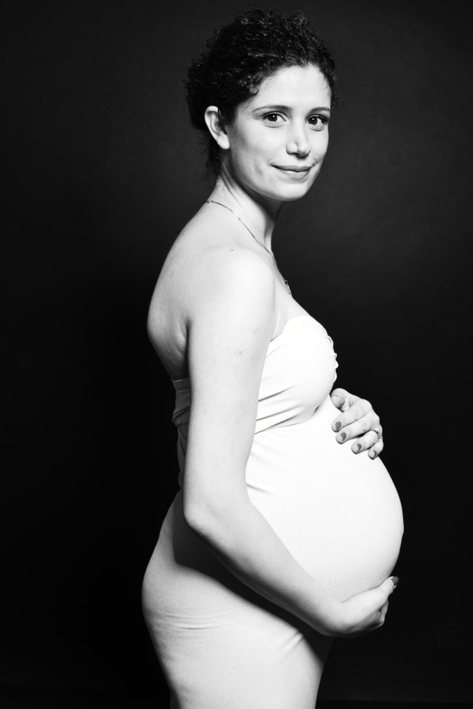 austin black and white pregnancy shoot